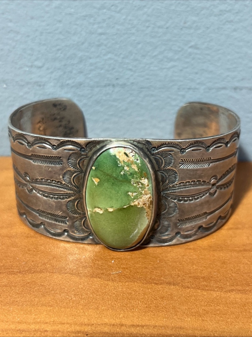 VTG Circa 1930s-1940s Navajo Turquoise Sterling Silver Stamped Arrows Cuff 63.2g